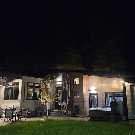 Luxe Lake Cabin Hot Tub Grill Firepit Ev Charger Onalaska Exterior foto